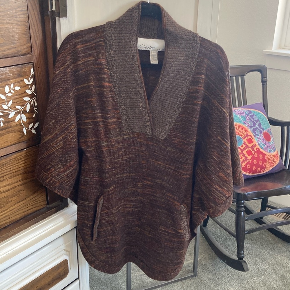 Curio New York sweater poncho